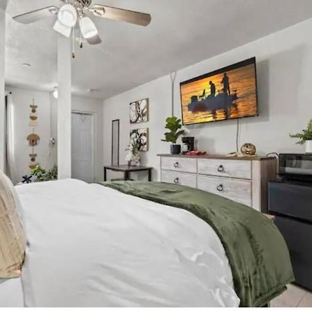 Inviting Oasis - Cozy, Spotless, And Comfortable Room Pahokee Exterior foto