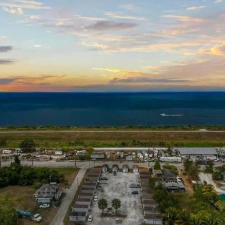 Inviting Oasis - Cozy, Spotless, And Comfortable Room Pahokee Exterior foto