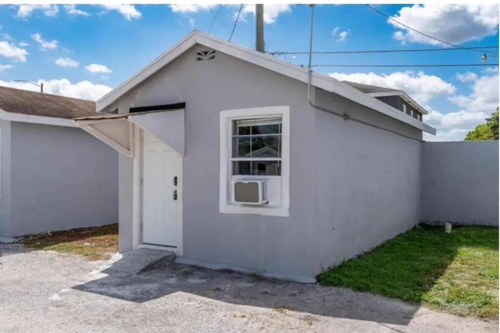 Inviting Oasis - Cozy, Spotless, And Comfortable Room Pahokee Exterior foto